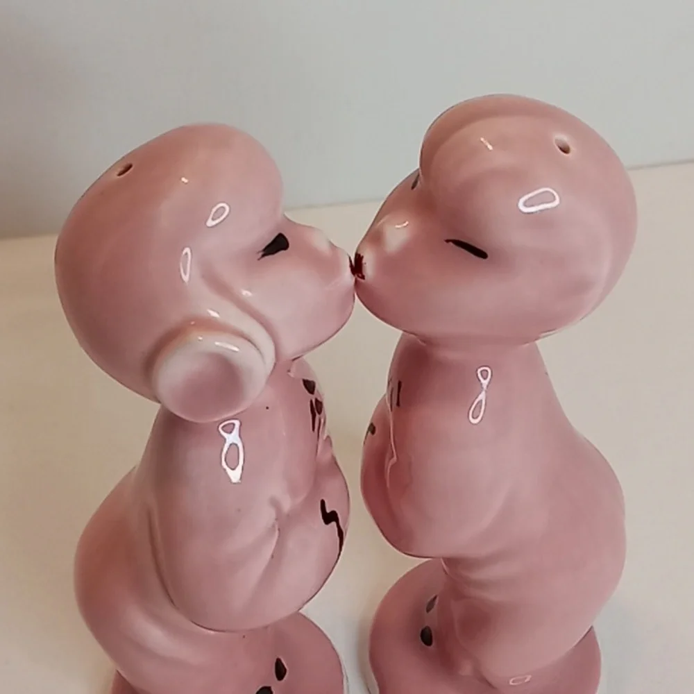 Vintage Kissing Couple Pink Glaze Salt And Pepper Shakers